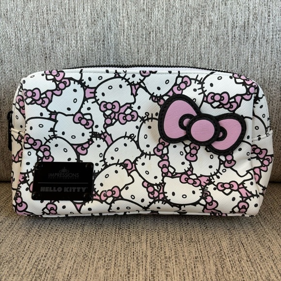 Impressions Handbags - Impressions X Hello Kitty Makeup Bag with Bow Detail
